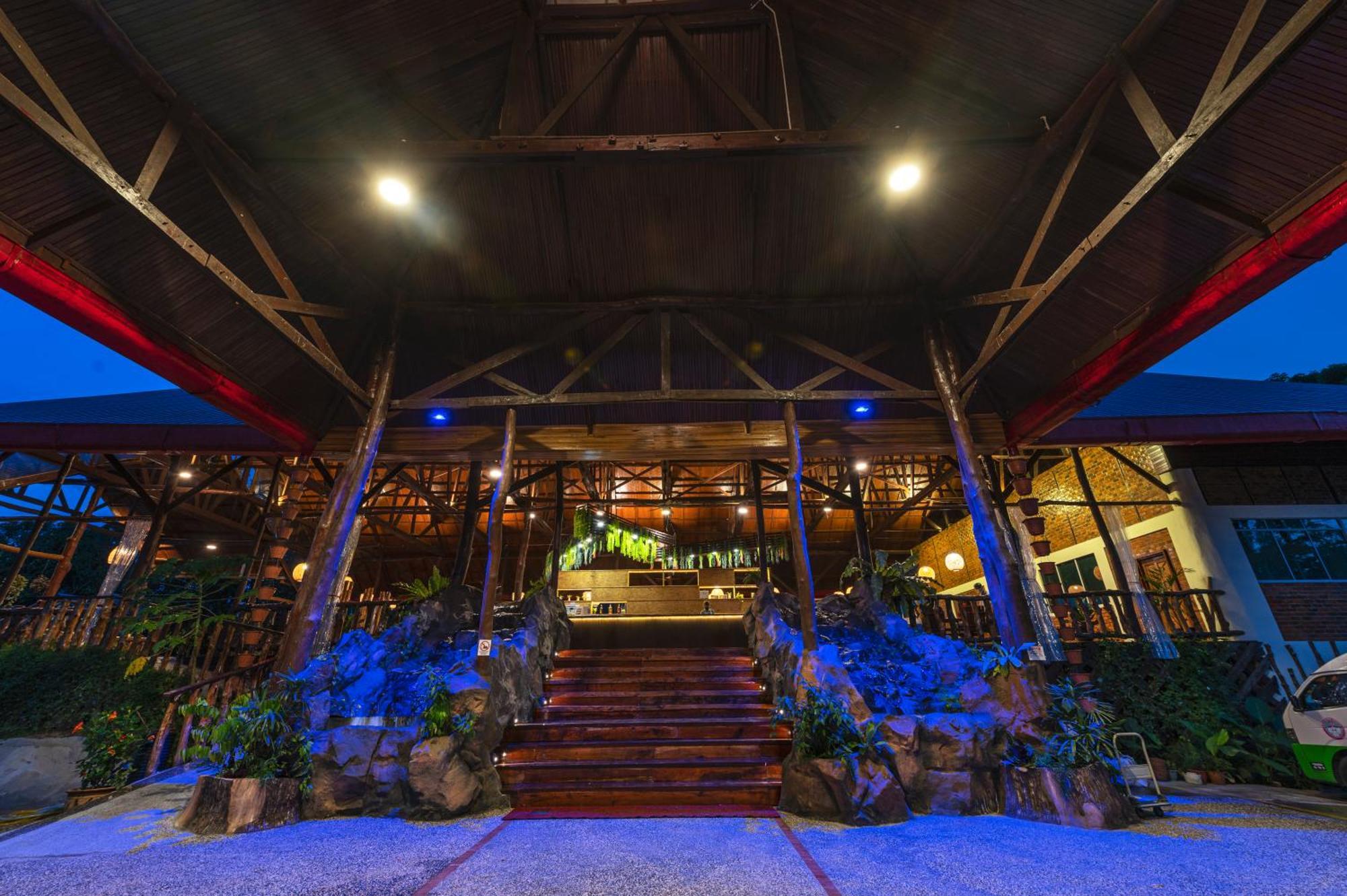 Lodge Borneo Rainforest
